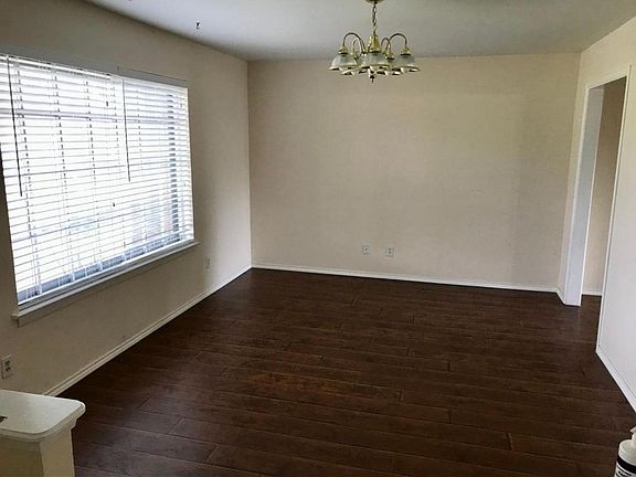 2nd image of 1404 Linden Dr
