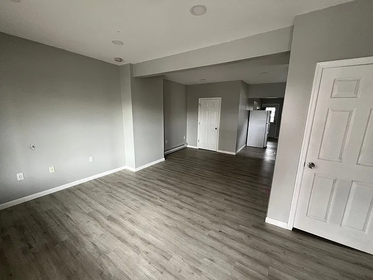344 Pear St — Photo 3