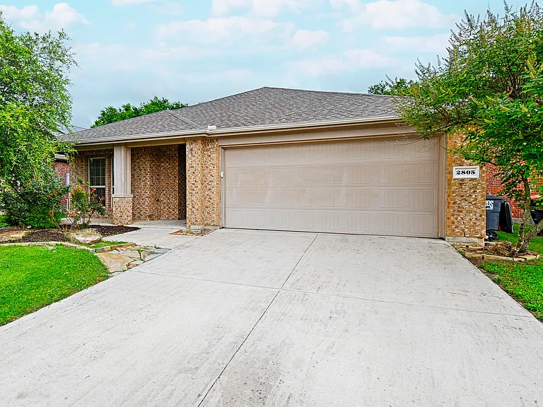 2805 Leslie Ln — Photo 5