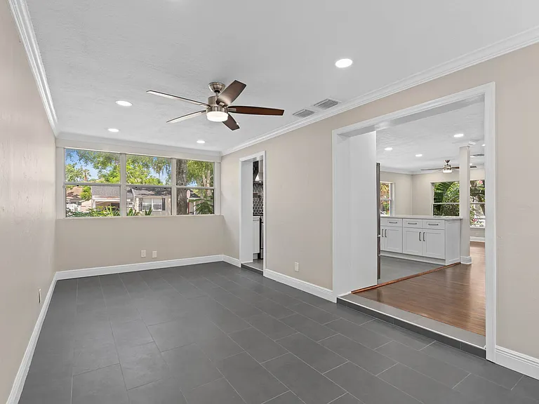 400 E Grant St — Photo 15