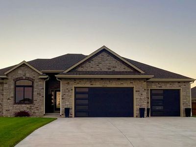 2812 Shoreline Dr W, Salina, KS, 67401