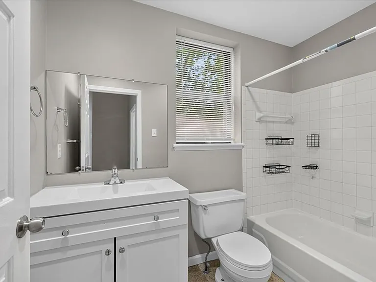 1207 Mackay Pl #1F — Photo 15
