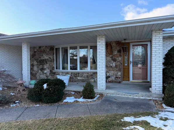 4454 E Park Dr, Bay City, MI 48706