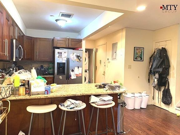 5th image of 4261 Hunter St APT 5R