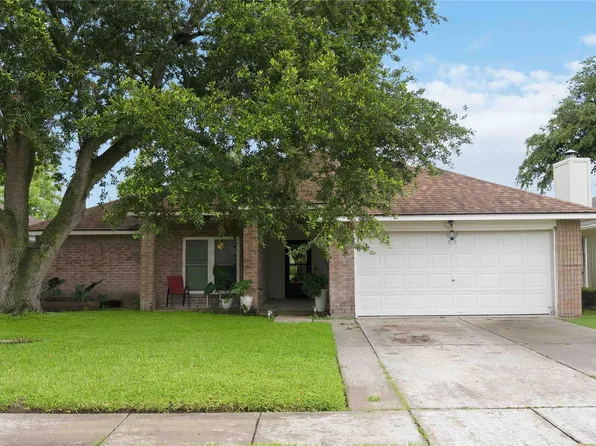 2118 Aberdeen Dr, League City, TX 77573
