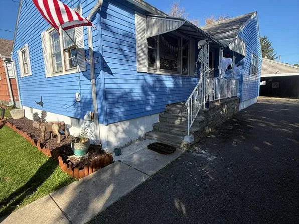 38 High St, Johnson City, NY 13790