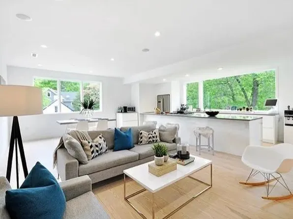 269 Sudbury Rd, Concord, MA 01742