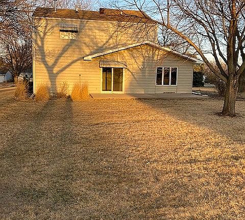 3rd image of 2015 Spalding Dr
