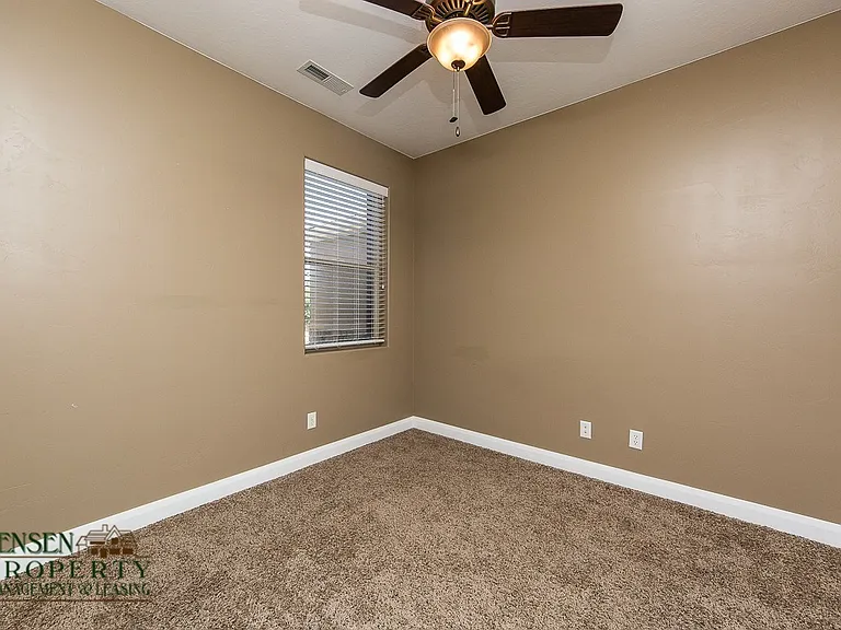389 N 1270 W — Photo 8