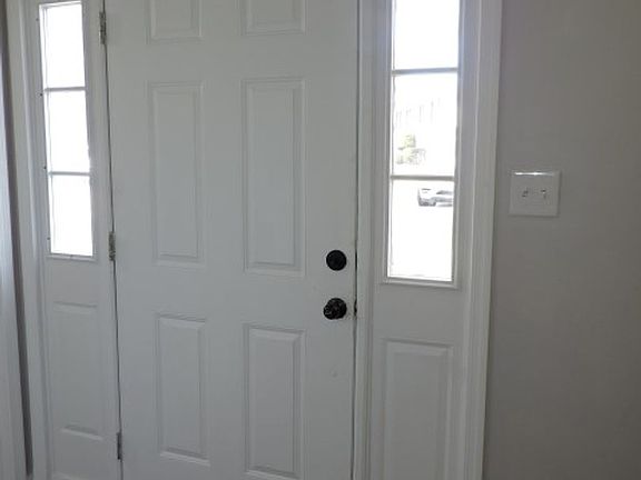 2nd image of 3031B Belle Meade Dr