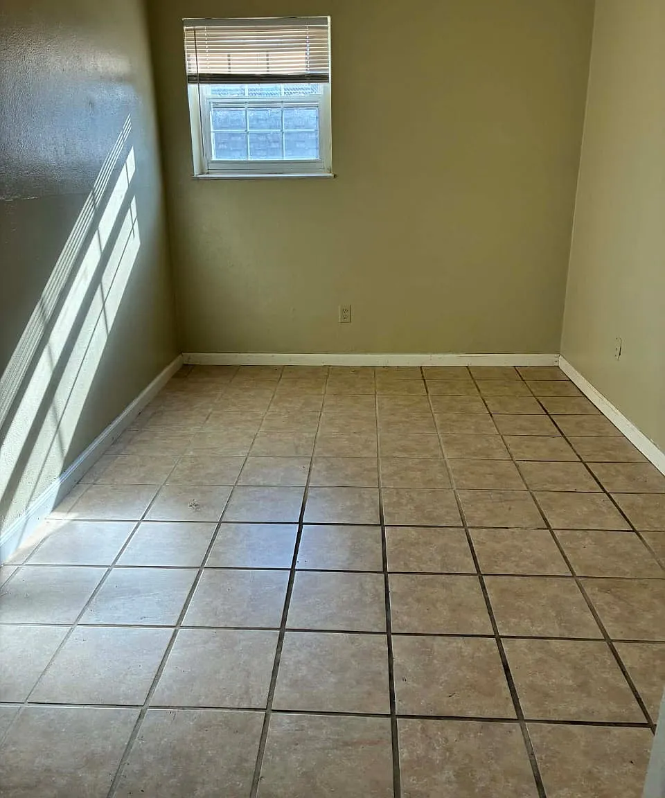 2 bed, $750 — Photo 3