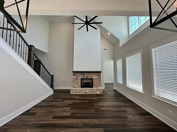 3rd image of 2996 Rosewood Drive