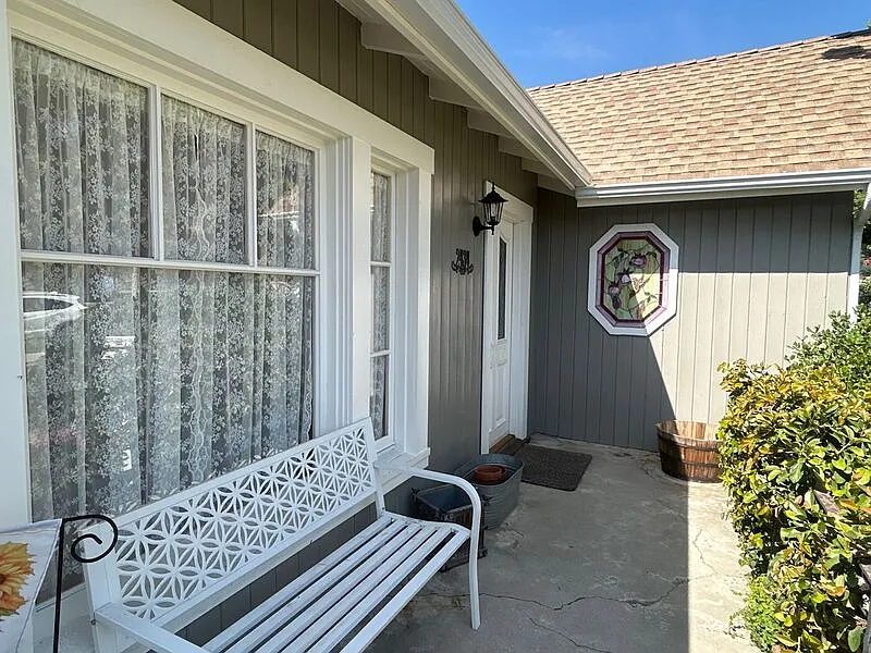 2 bed, 1.0 bath, $3,650 — Photo 3