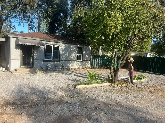 2 bed, 800 sqft, $2,000 — Photo 3