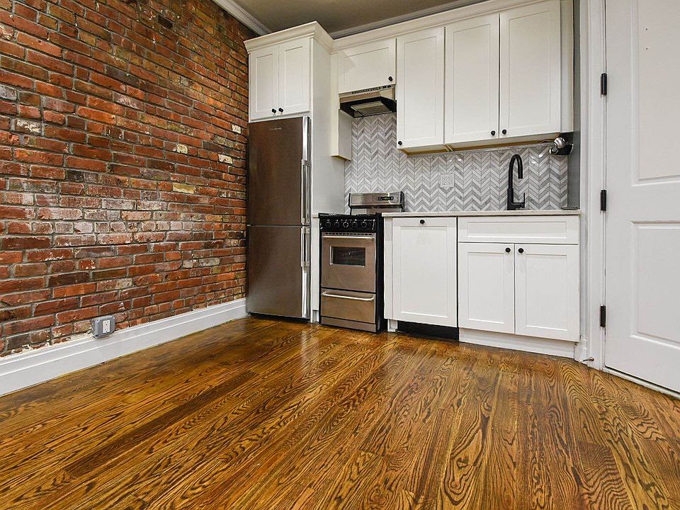 2nd image of 211 6th Ave #2C