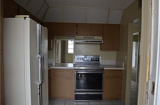 4th image of 2300 Park Ln APT 316