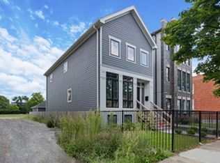 319 S Washtenaw Ave, Chicago, IL 60612