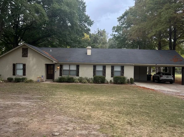 302 Cypress St, Leland, MS 38756