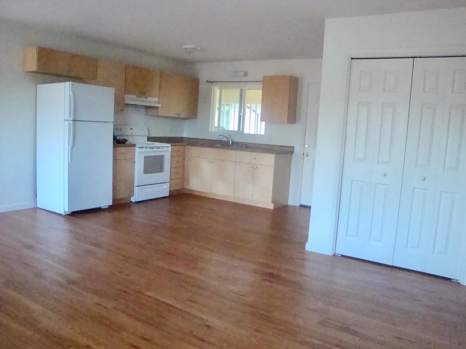 2 bed, 750 sqft, $2,400 — Photo 2