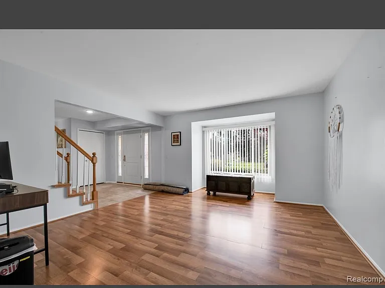 4959 Kingswood Dr — Photo 13