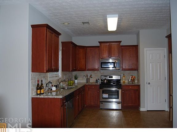 4th image of 155 Parkway Dr