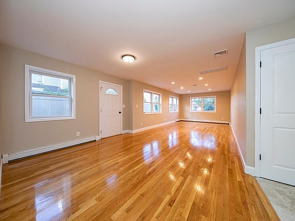 4th image of 700 E Park Ave APT 1