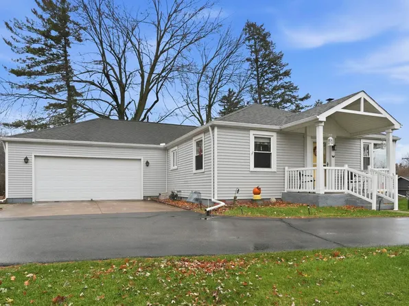 1007 S Darling St, Angola, IN 46703