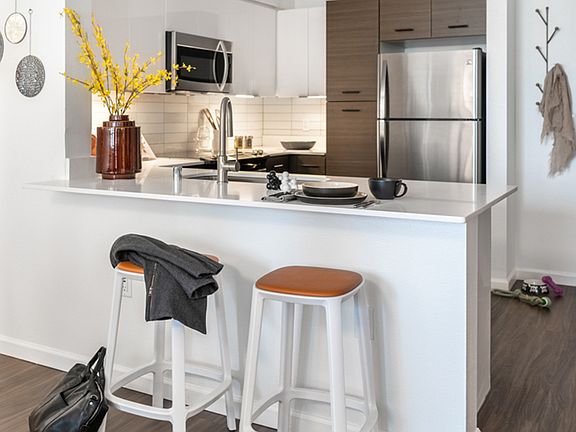 Griffis Lake Washington Model Breakfast Bar 1200x800