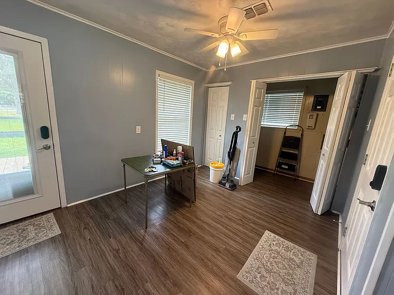 403 Polly St — Photo 4