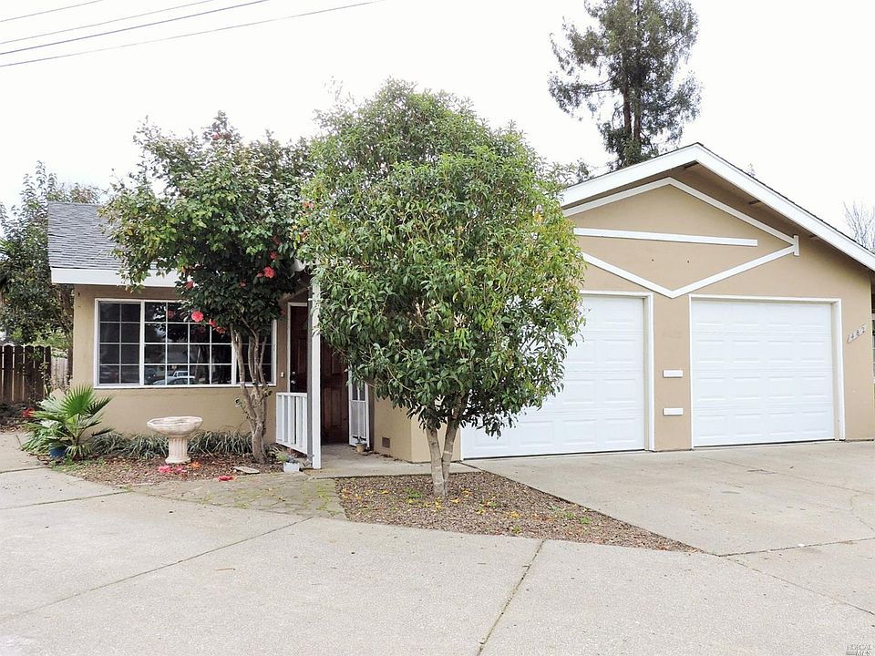 1st image of 482 Underhill Dr
