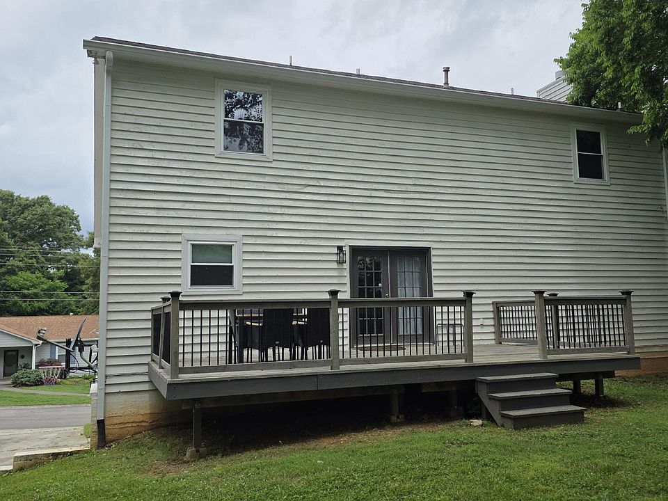 2nd image of 10932 Twin Harbour Dr