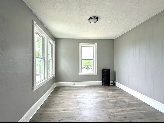 4th image of 19-25 Dalton Ave #21