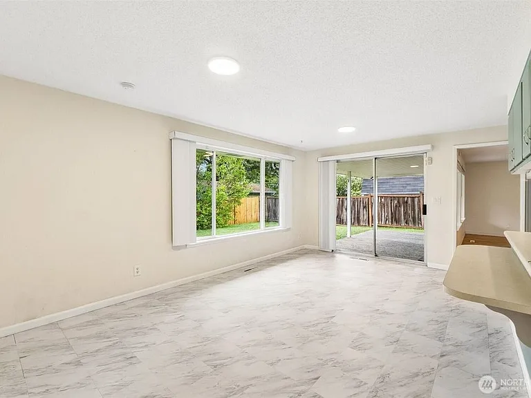 6202 84th St SW — Photo 4