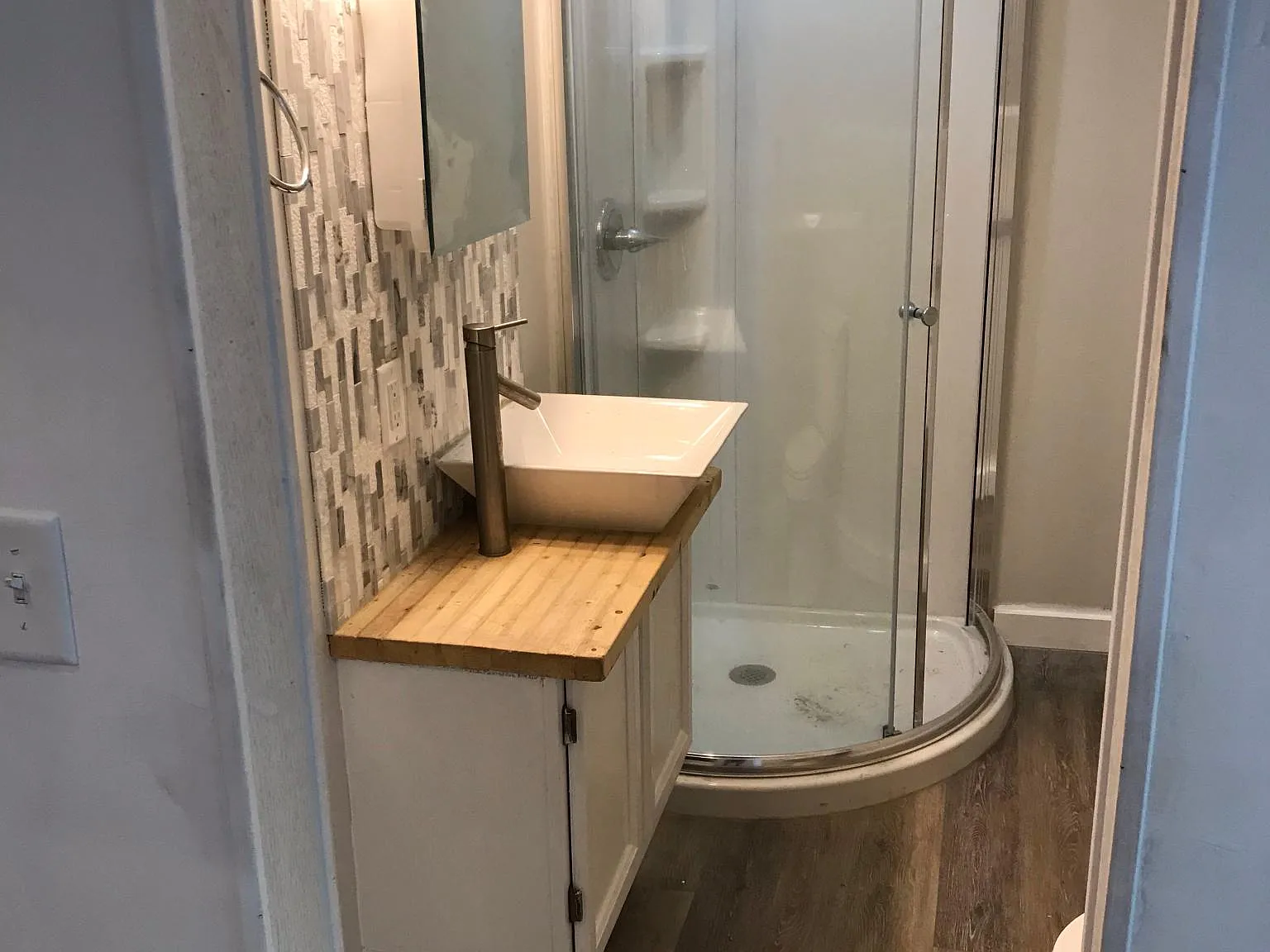 1117 Lakewood Ave — Photo 2