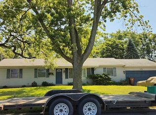 797 Fox River Rd, Valparaiso, IN 46385