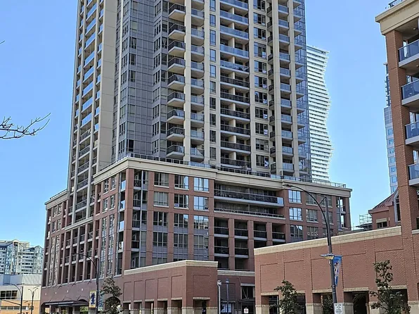 4080 Living Arts Dr #2303, Mississauga, ON L5B 4N3