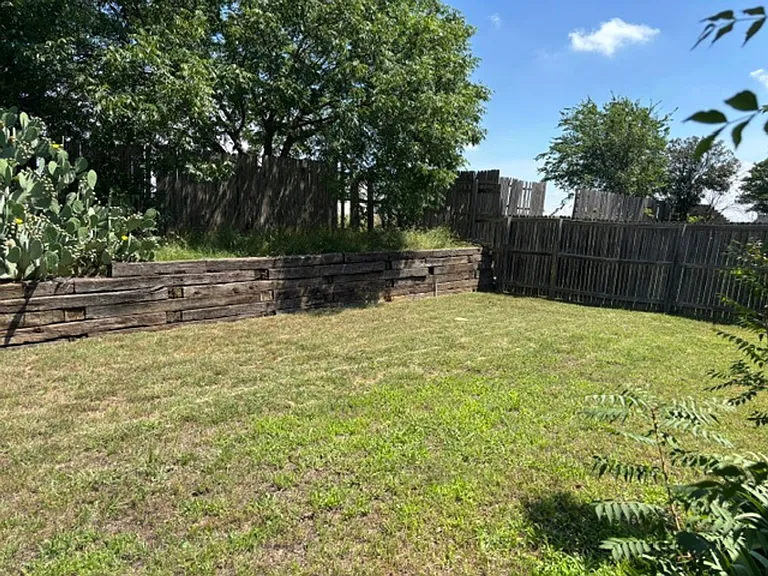 517 Meadowcrest Dr — Photo 28