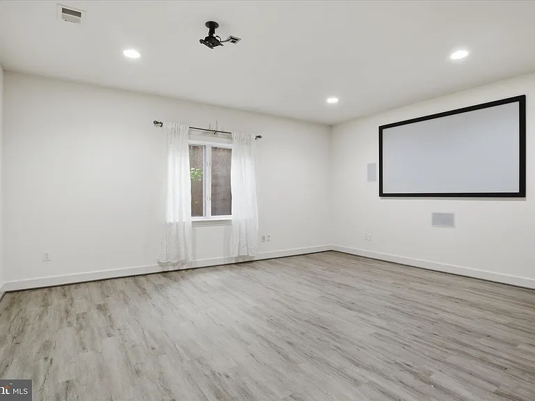 23059 Bronstein Ln — Photo 56
