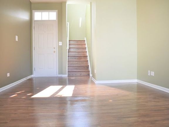2nd image of 462 Horizon Dr