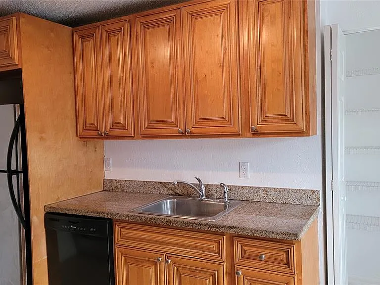 4023 Versailles Dr #4023F — Photo 4