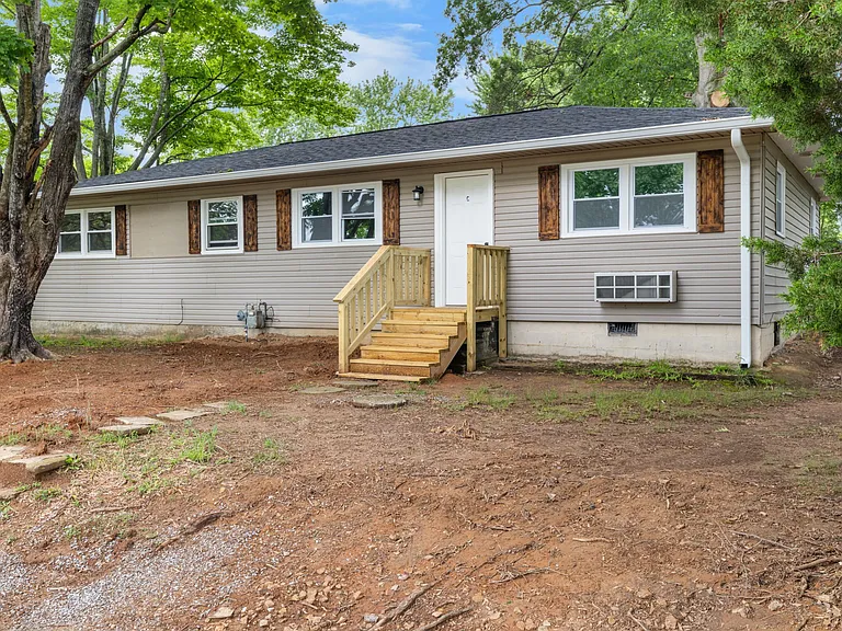 1100 Beckham Ave #C — Photo 9