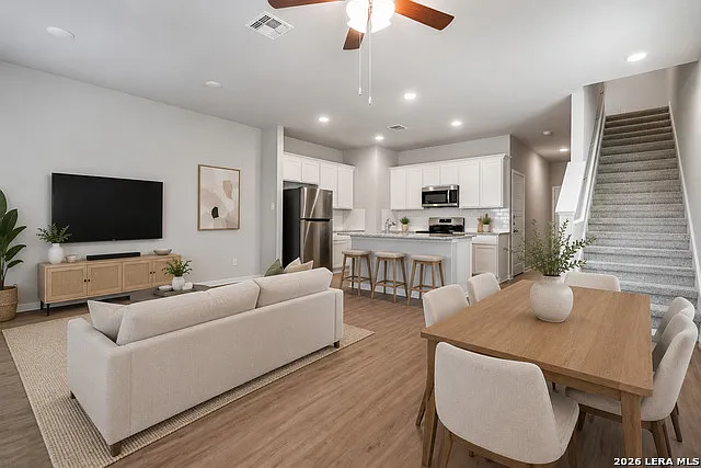 3 bed, 2.5 bath, 1345 sqft, $1,450 — Photo 3