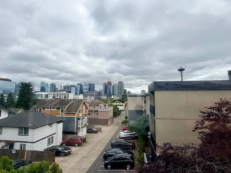 561 Aloha St — Photo 8