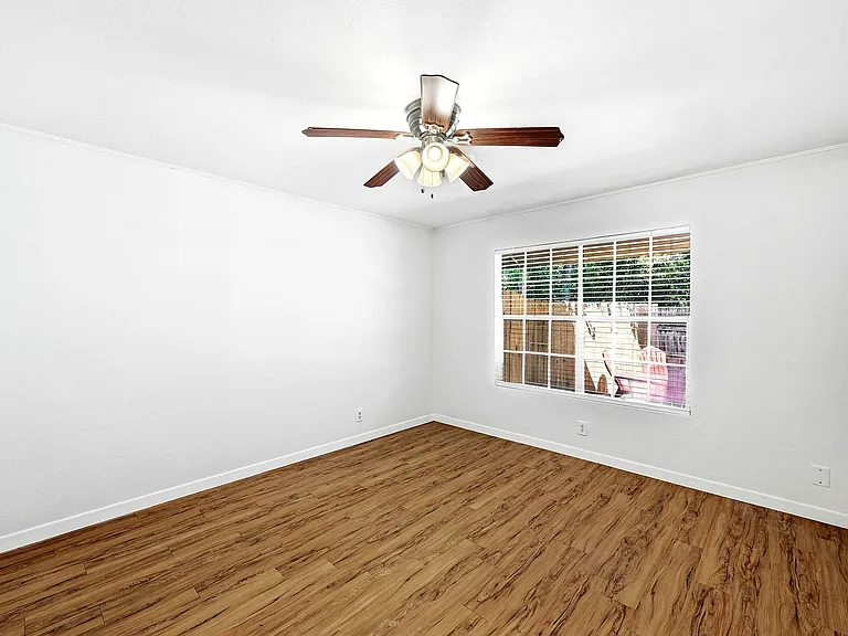 8204 Exmoor Dr #B — Photo 17