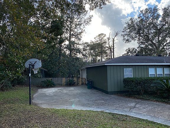 Side driveway