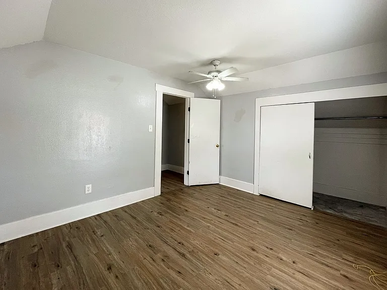 511 N Poplar — Photo 6
