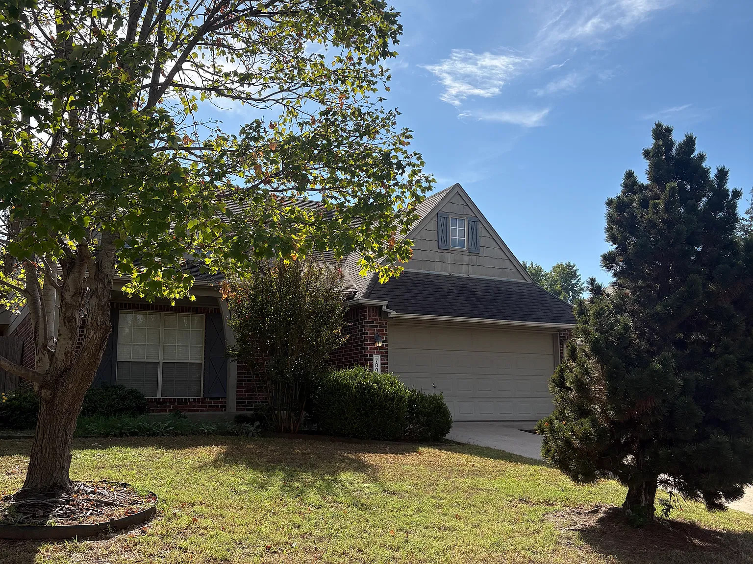 3 bed, 2127 sqft, $2,295 — Photo 3