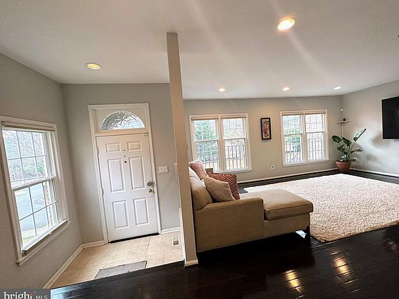 3rd image of 11001 Cedarwood Dr