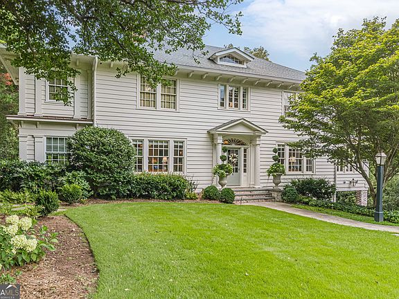 3rd image of 2583 Habersham Rd NW