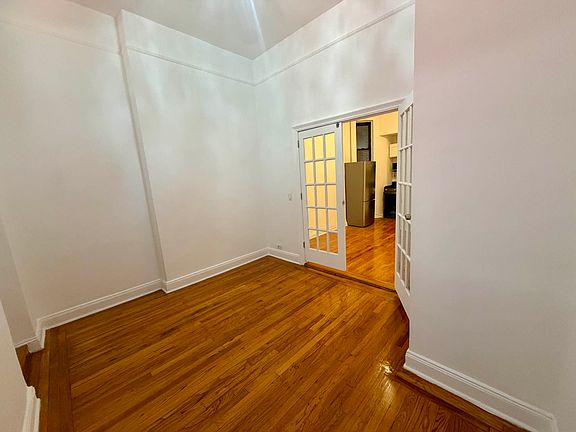 4th image of 712 9th Ave APT 1D